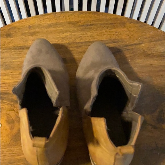 Ankle booties - Picture 3 of 3